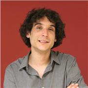 Profesor de Geografía e Historia imparte clases para alumnos de ESO y Bachillerato